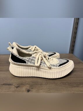 Dolce Vita Cream and Black Platform Lace-Up Sneakers Danae size 9